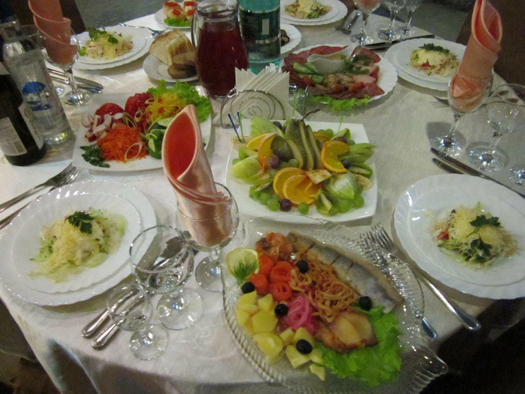 Основной зал — Микос