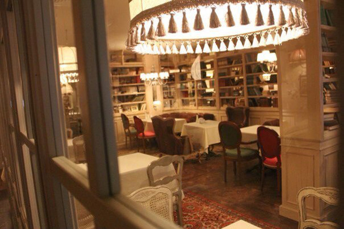 Основной зал — Компот на Ленина