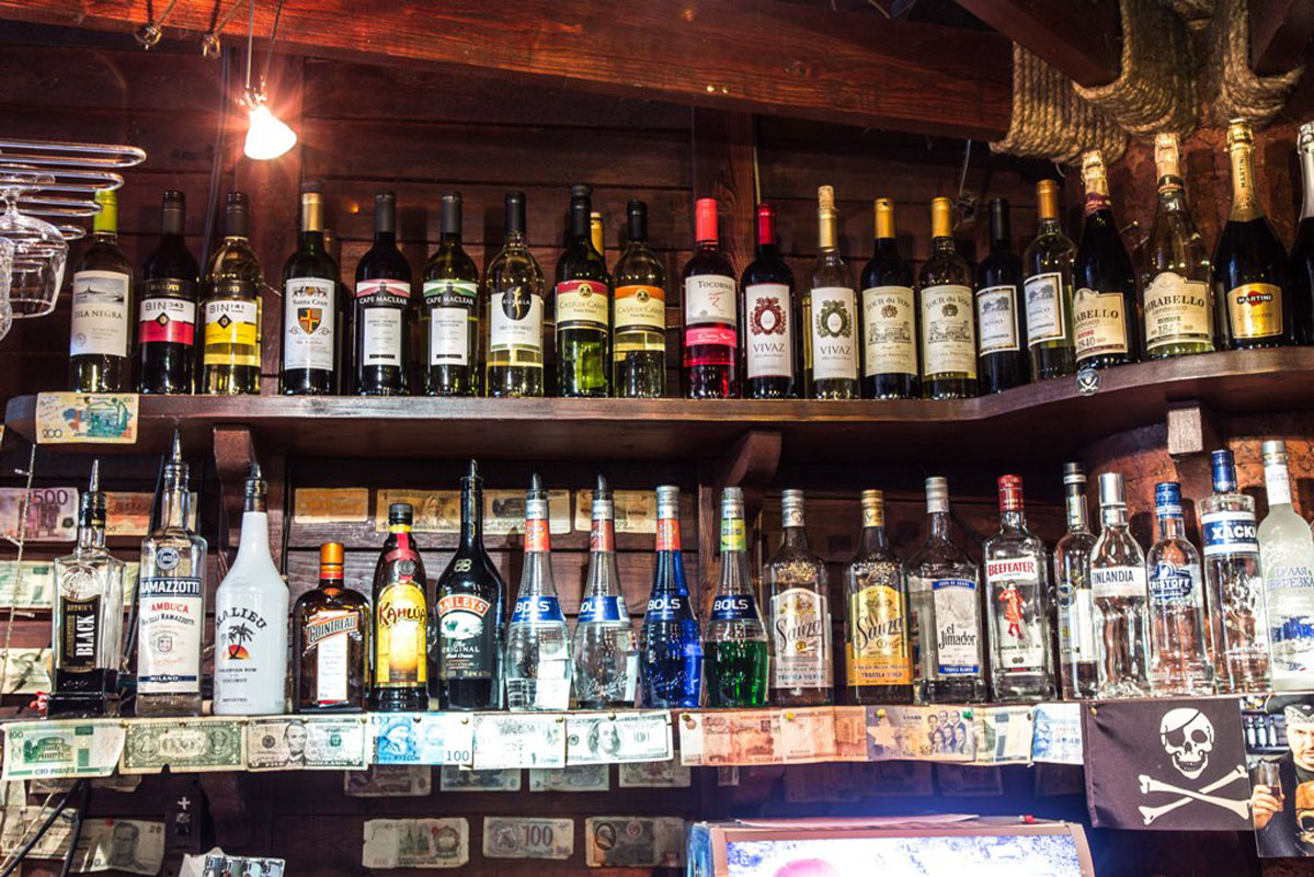 Основной зал — Старый пират