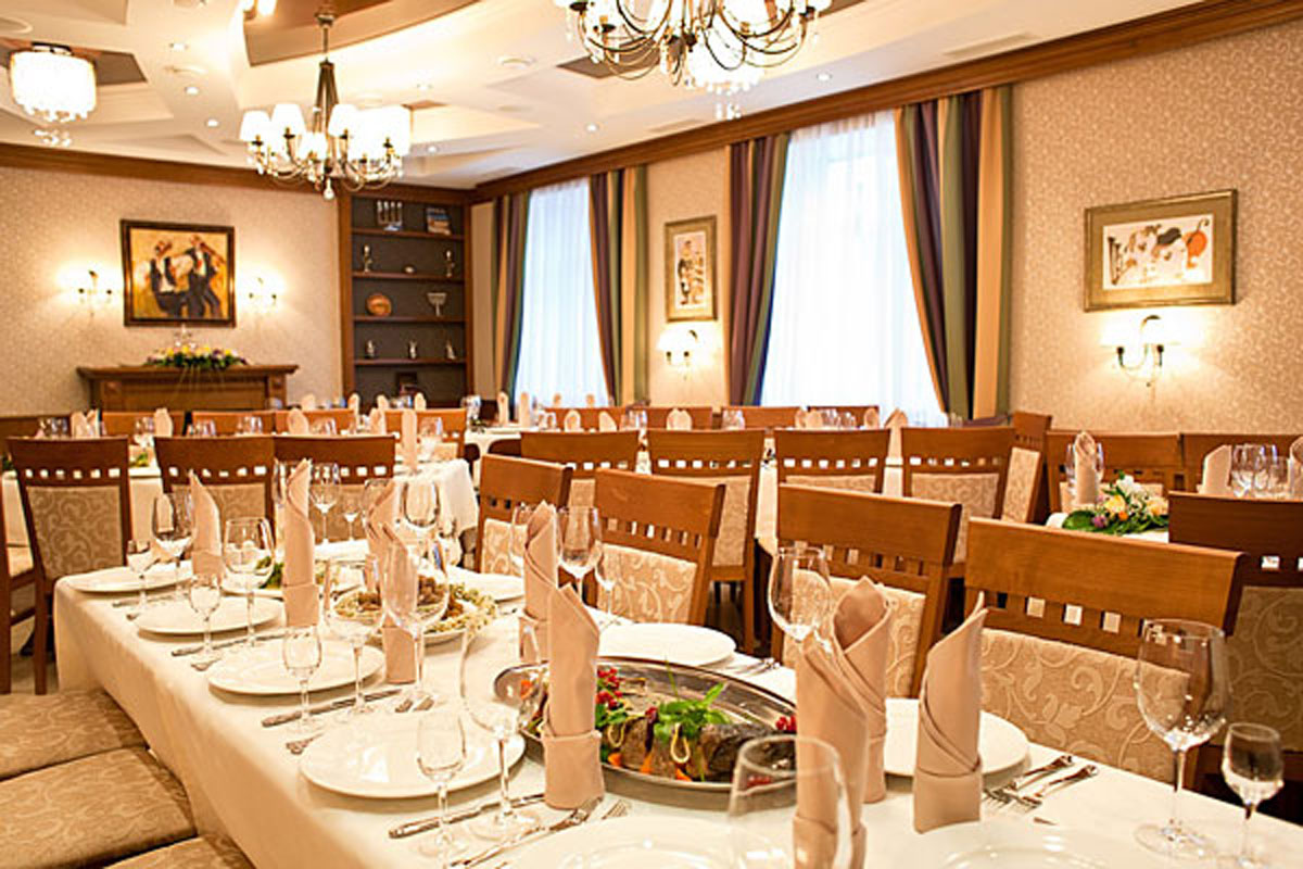 Основной зал — Ресторан Форшмак