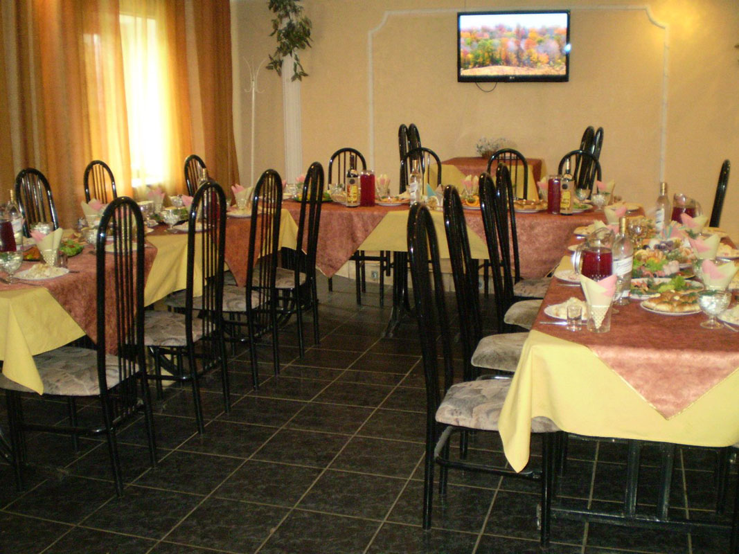 Основной зал — Микис