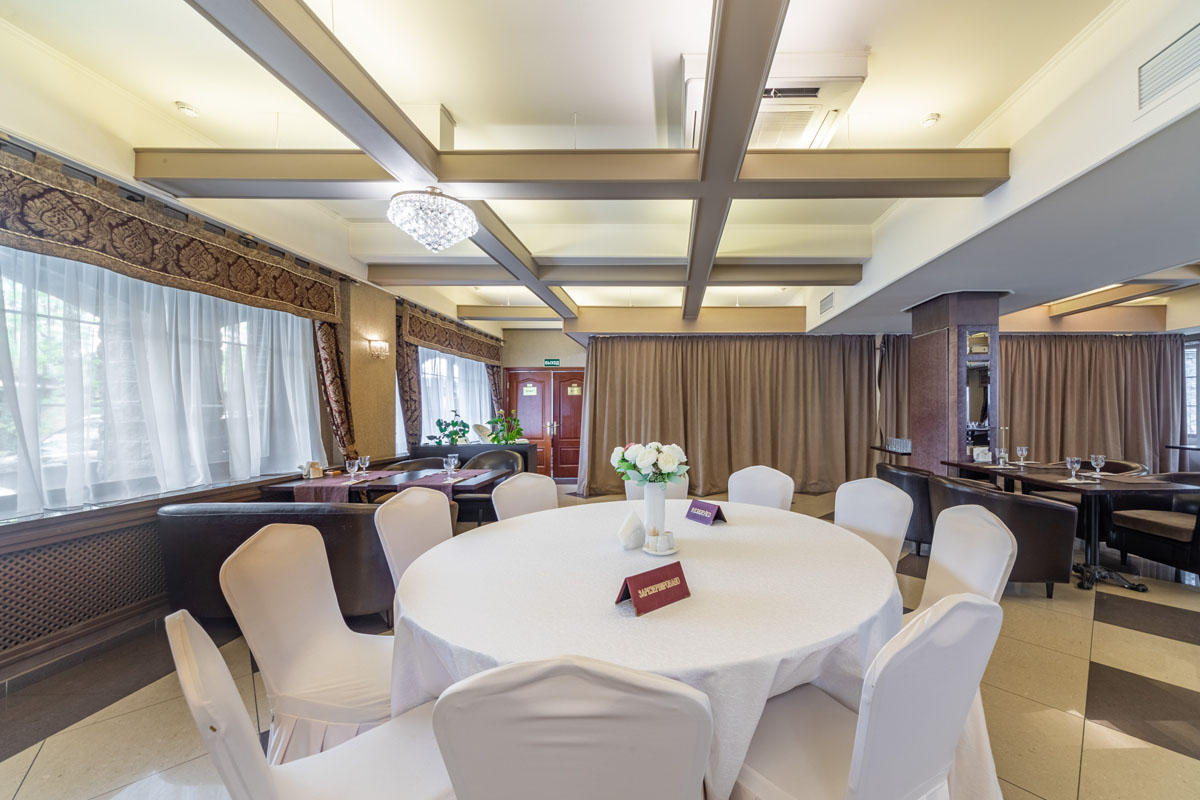 Ресторанный зал Донжон — Гостинично-Банкетный Комплекс Немчиновка парк