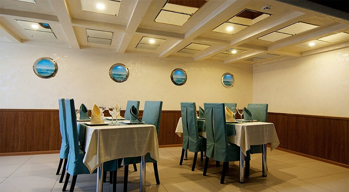 Основной зал — Фрегат