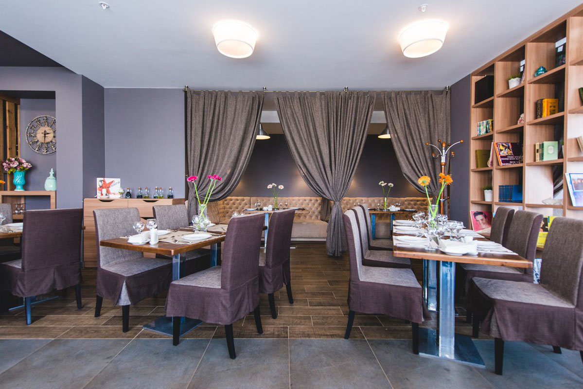 Основной зал — Семейные Традиции