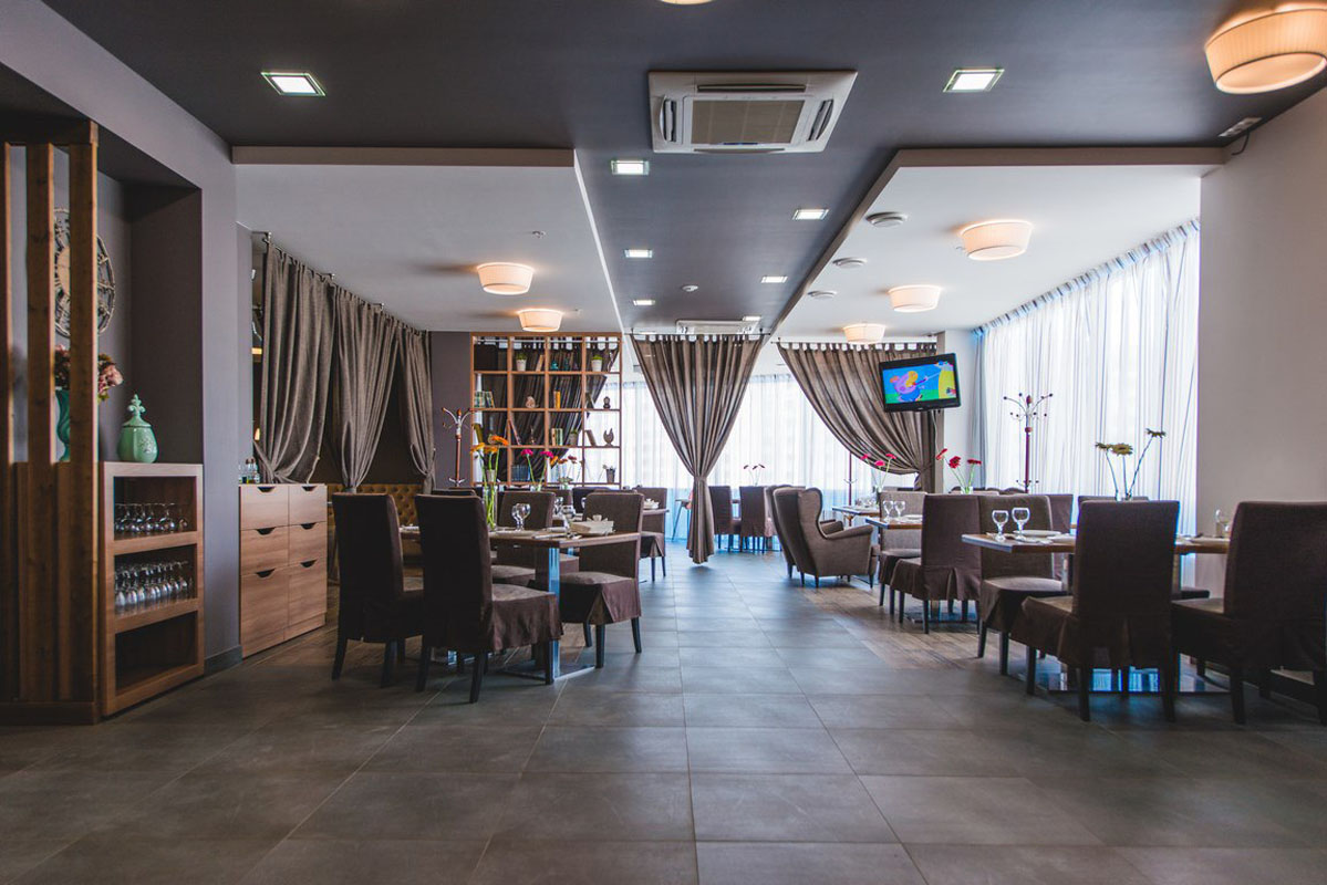 Основной зал — Семейные Традиции