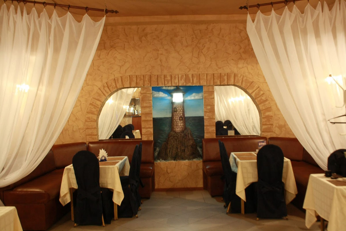 Основной зал — Бриз