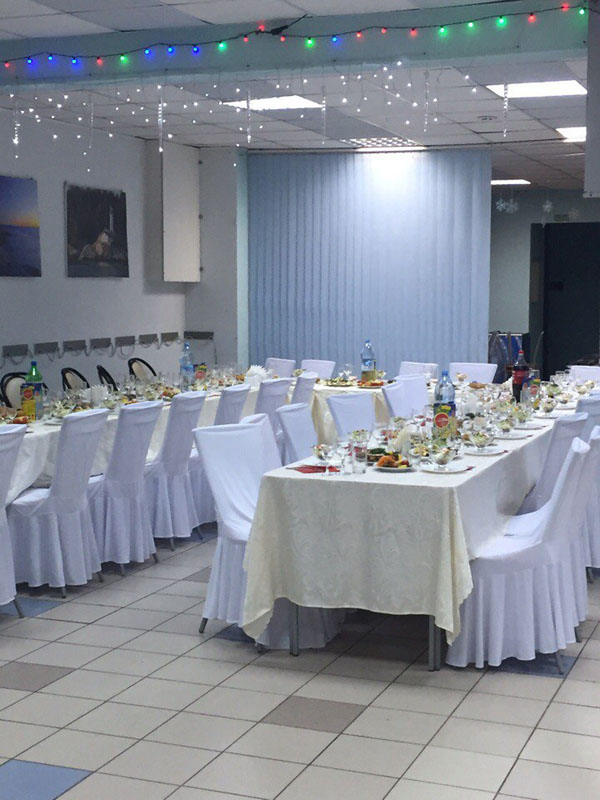 Зал на 80 человек — Поешь-ка на Космонавтов