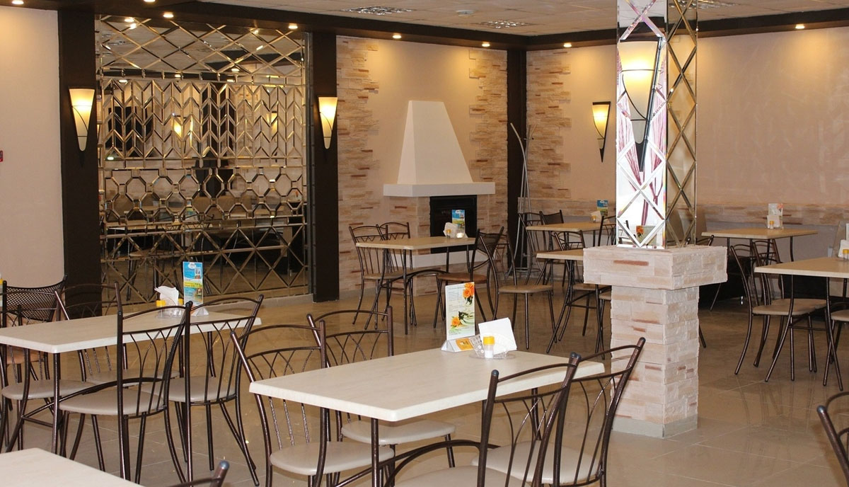 Основной зал