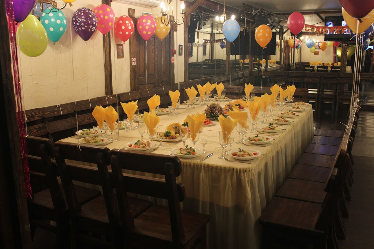 Основной зал — Grill bar Bierhaus