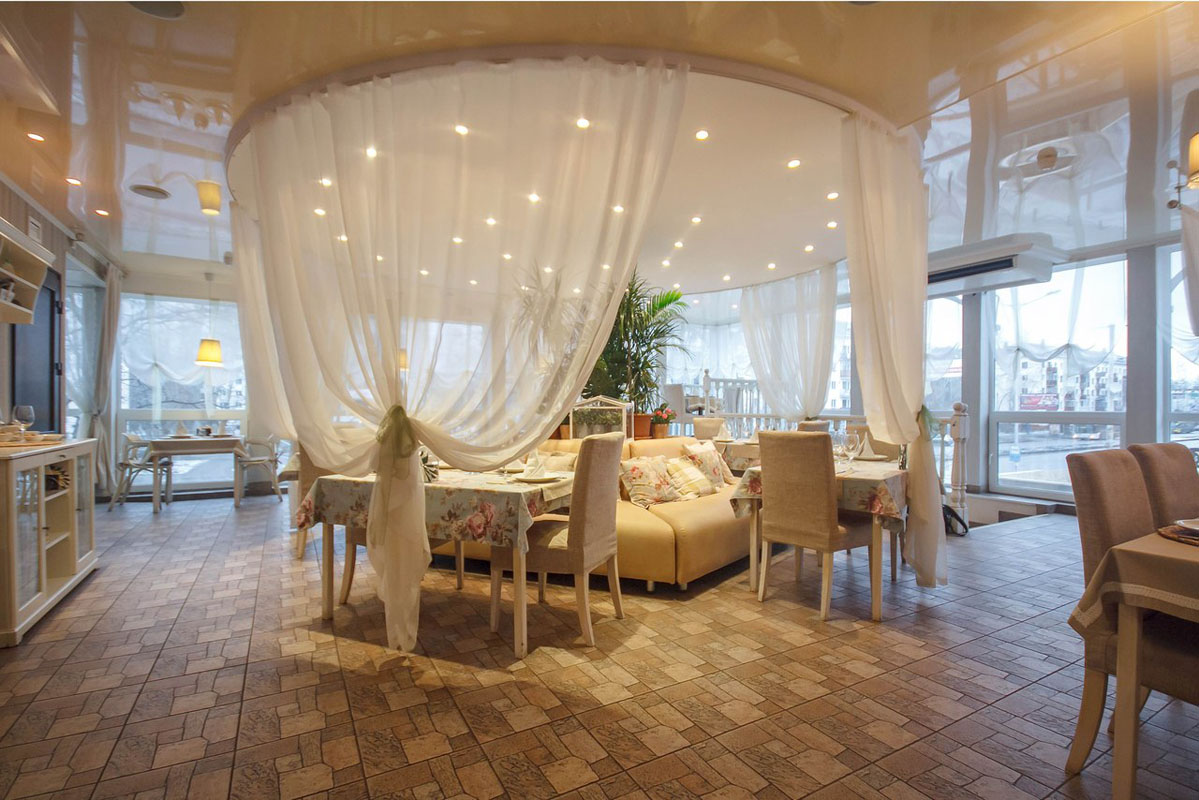 Основной зал — Celebrity