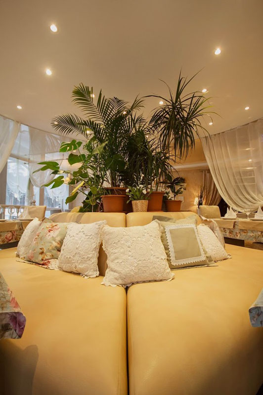 Основной зал — Celebrity