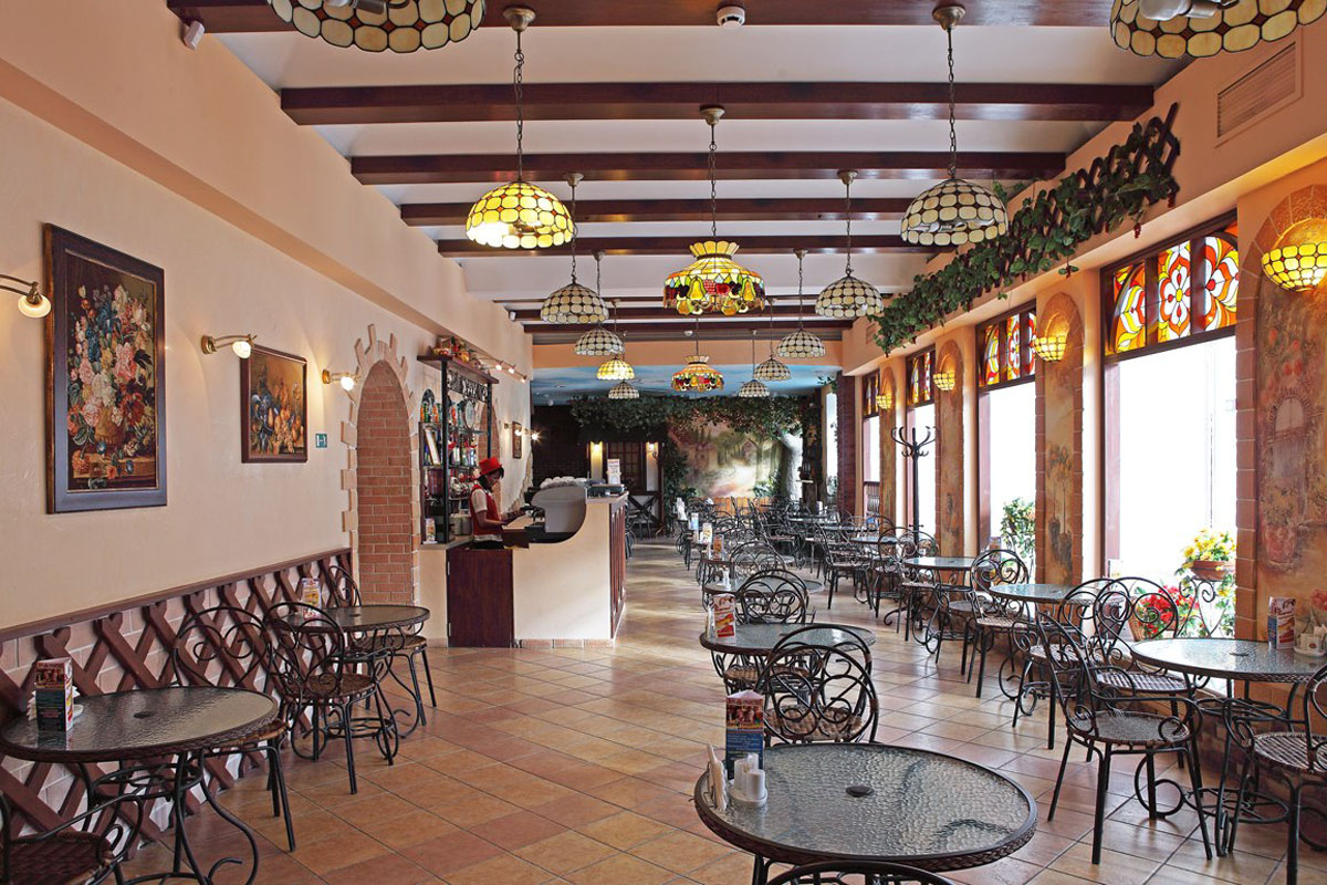 Основной зал — Вкус странствий на Попова