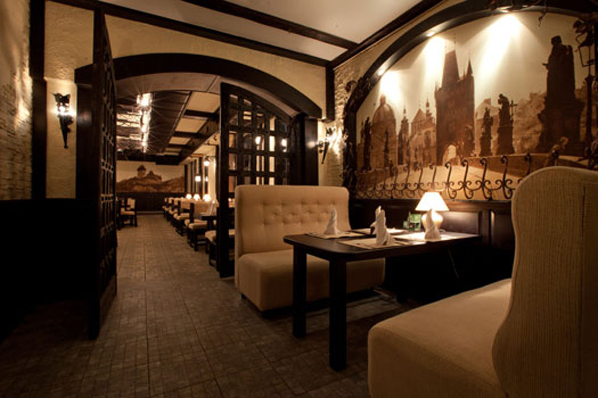 Основной зал — Вацлав