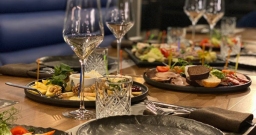 Рестобар, 1-й этаж — интерьер зала