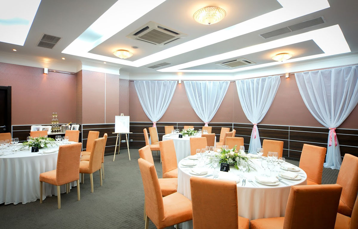 Основной зал — Ресторан Karin