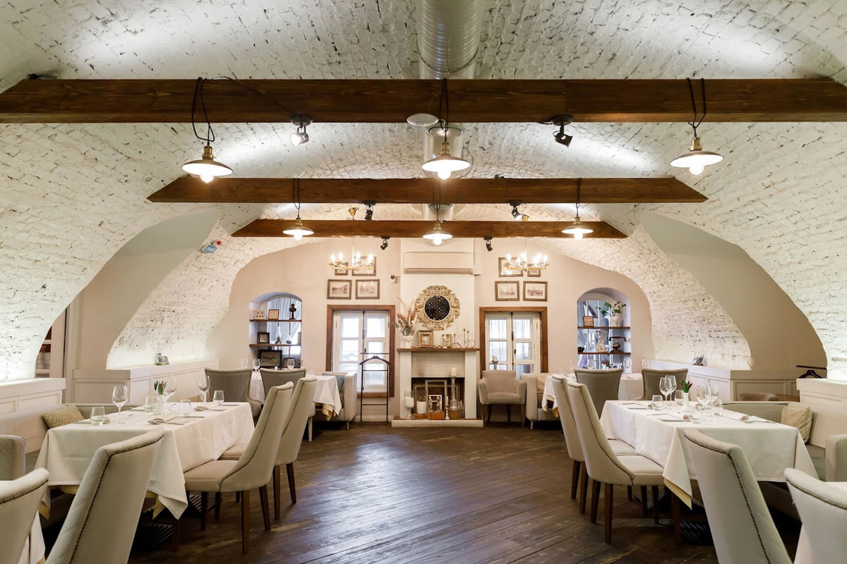 Почтовая Контора — Белый зал, фото банкетного зала