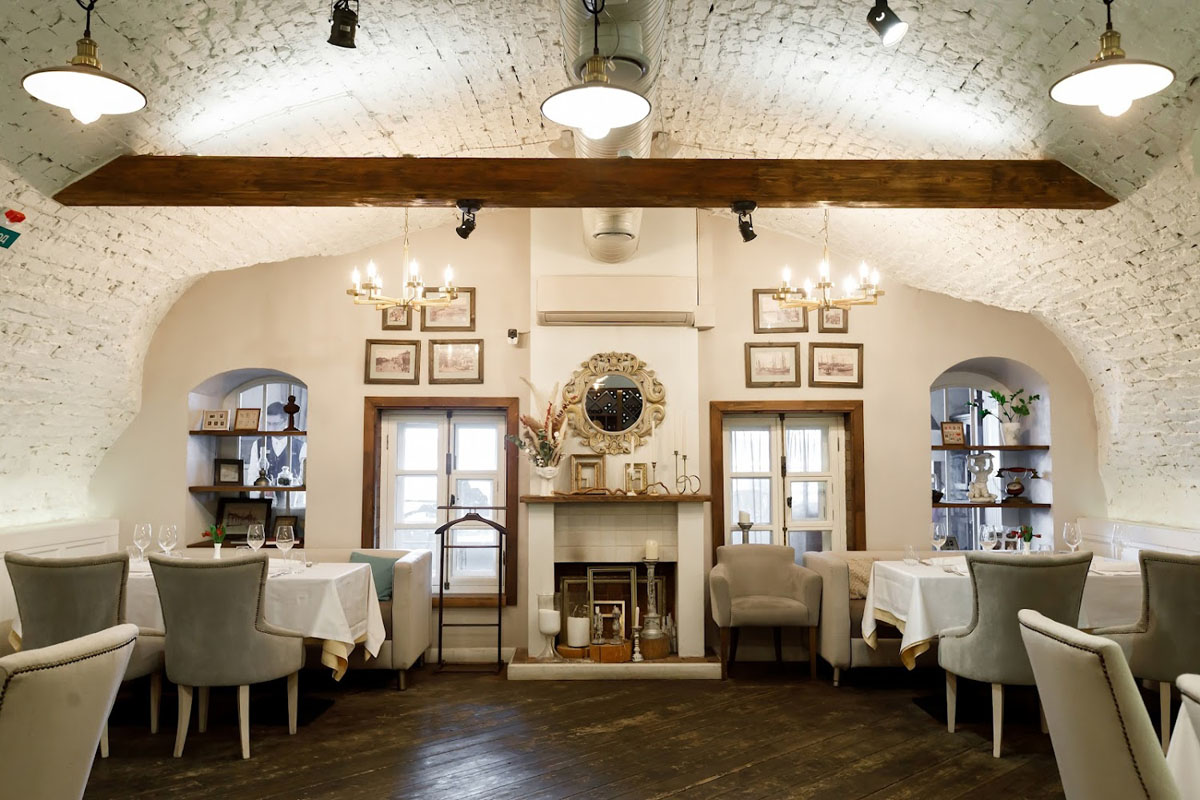 Белый зал — Почтовая Контора