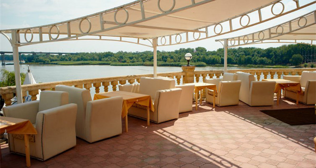 Основной зал — Кафе Маяк