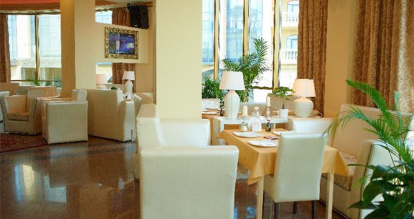 Кафе Маяк — банкетный зал