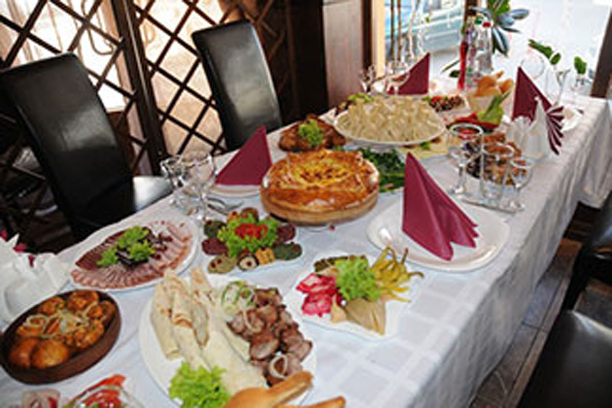 Основной зал — Сурнели