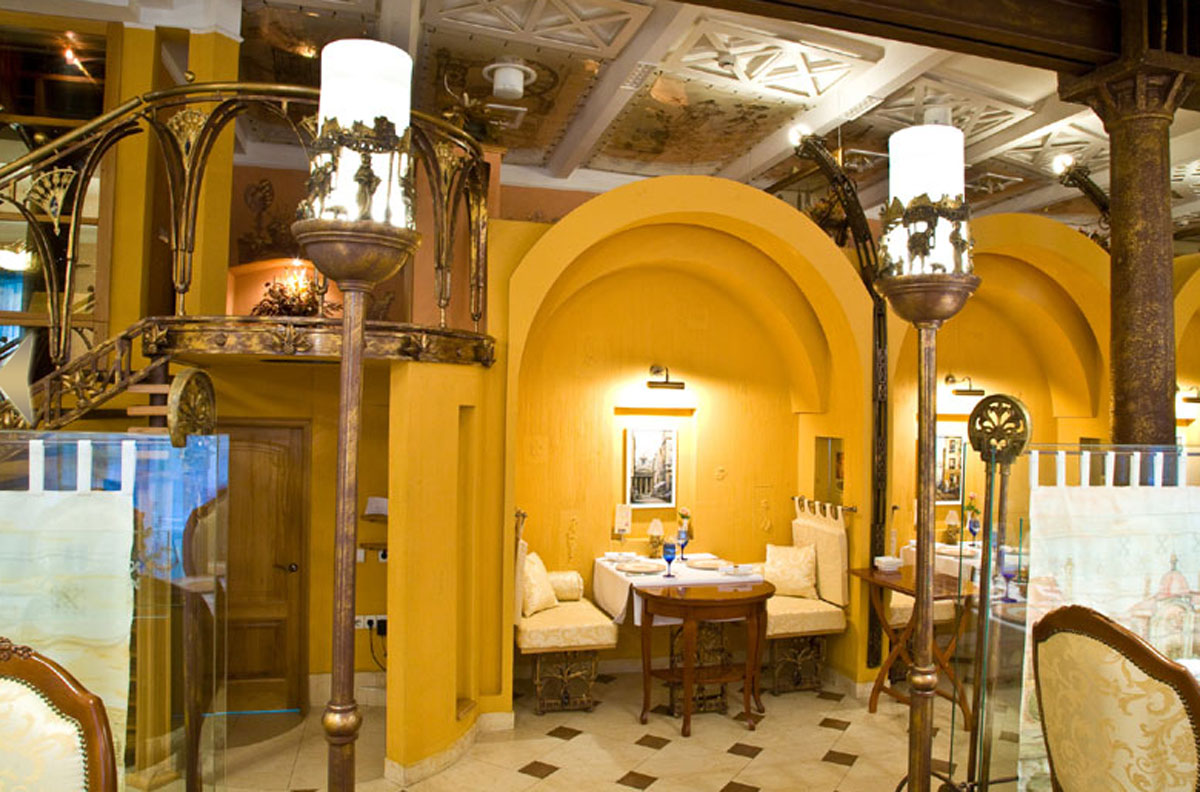 Основной зал — Ресторан Париж