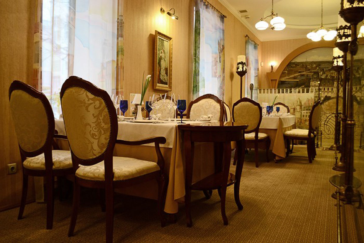 Основной зал — Ресторан Париж