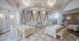 Белый зал — подробнее о зале