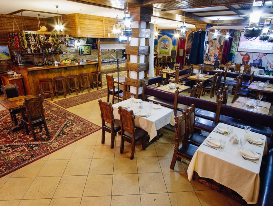 Большой зал — Кинтаури