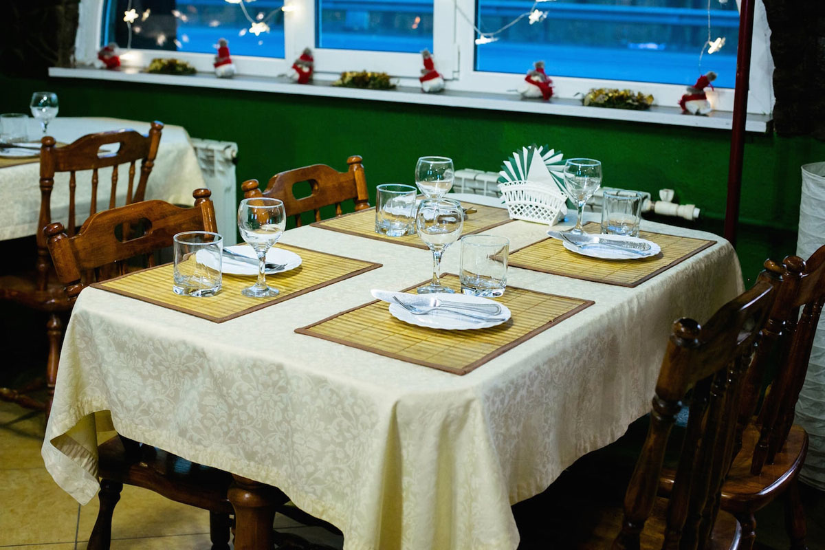 Основной зал — Бригантина