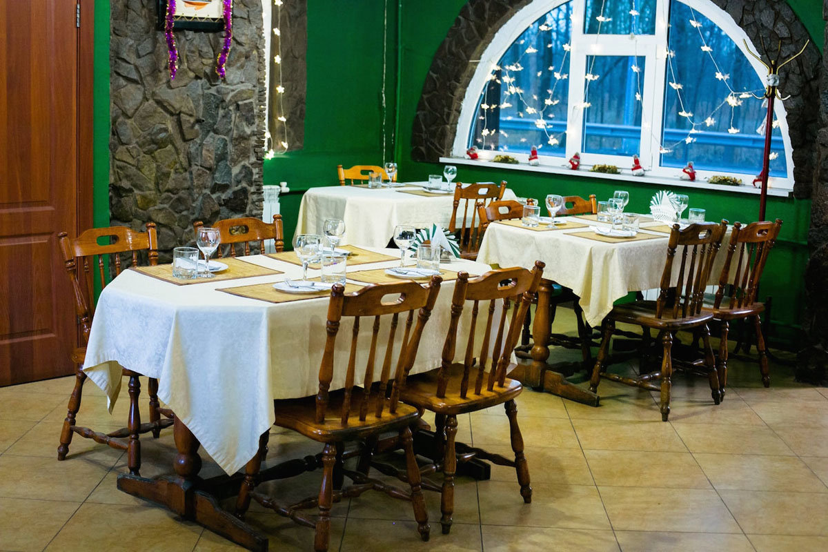 Основной зал — Бригантина