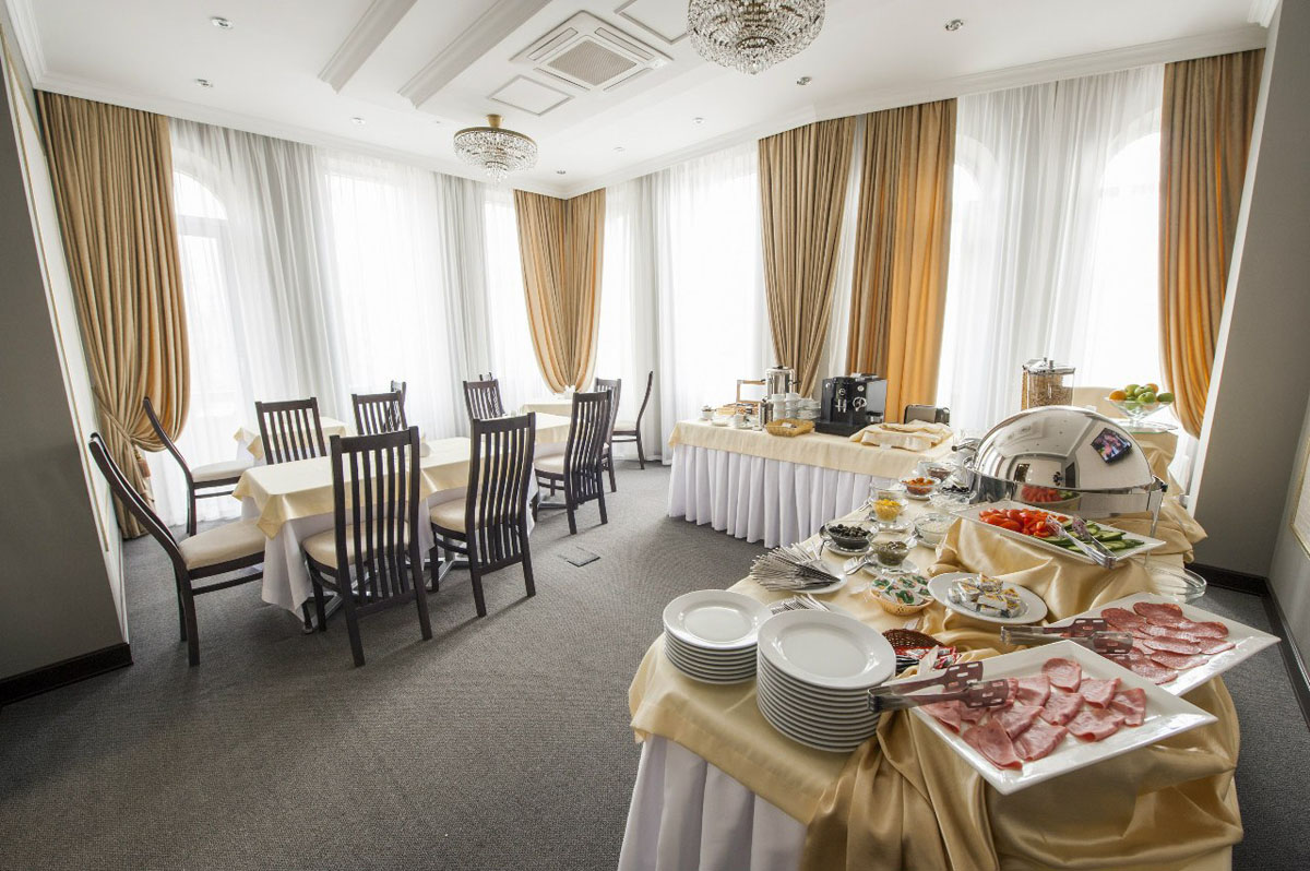 Основной зал — Севан Плаза