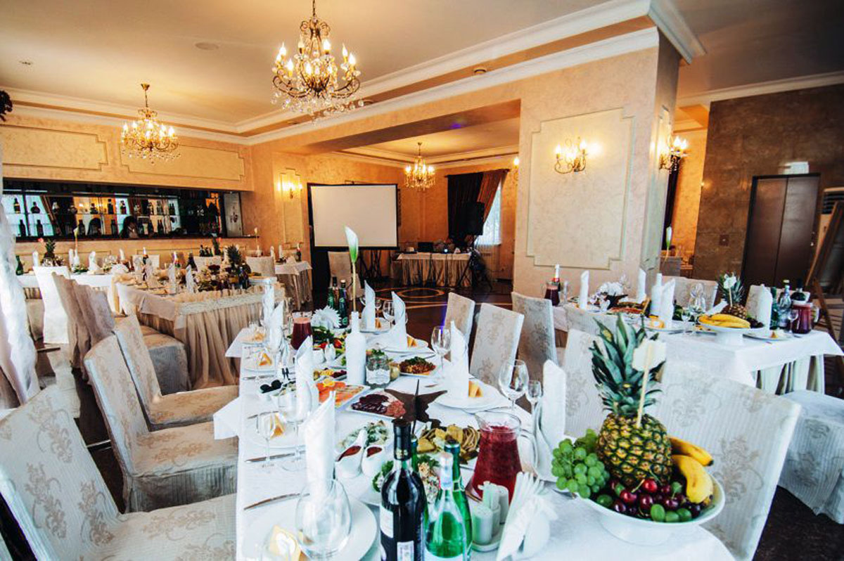 Основной зал