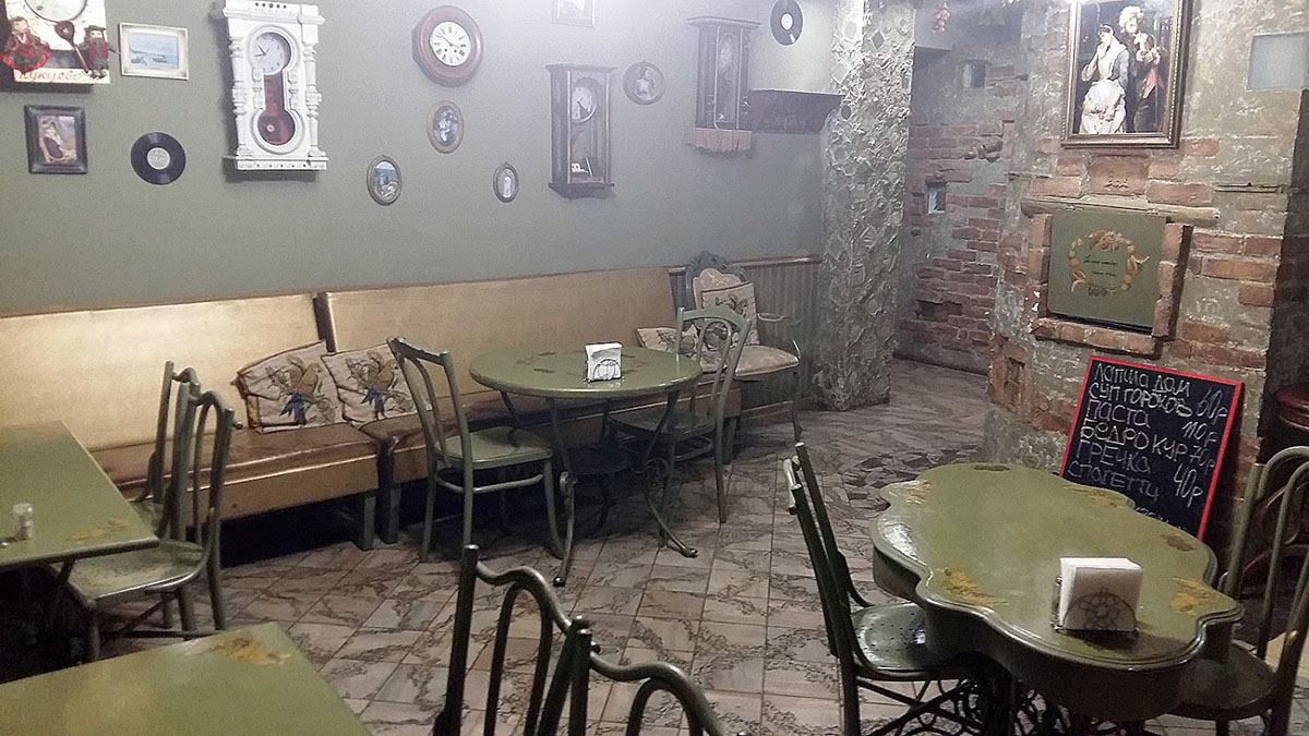 Основной зал — Кафе Еда