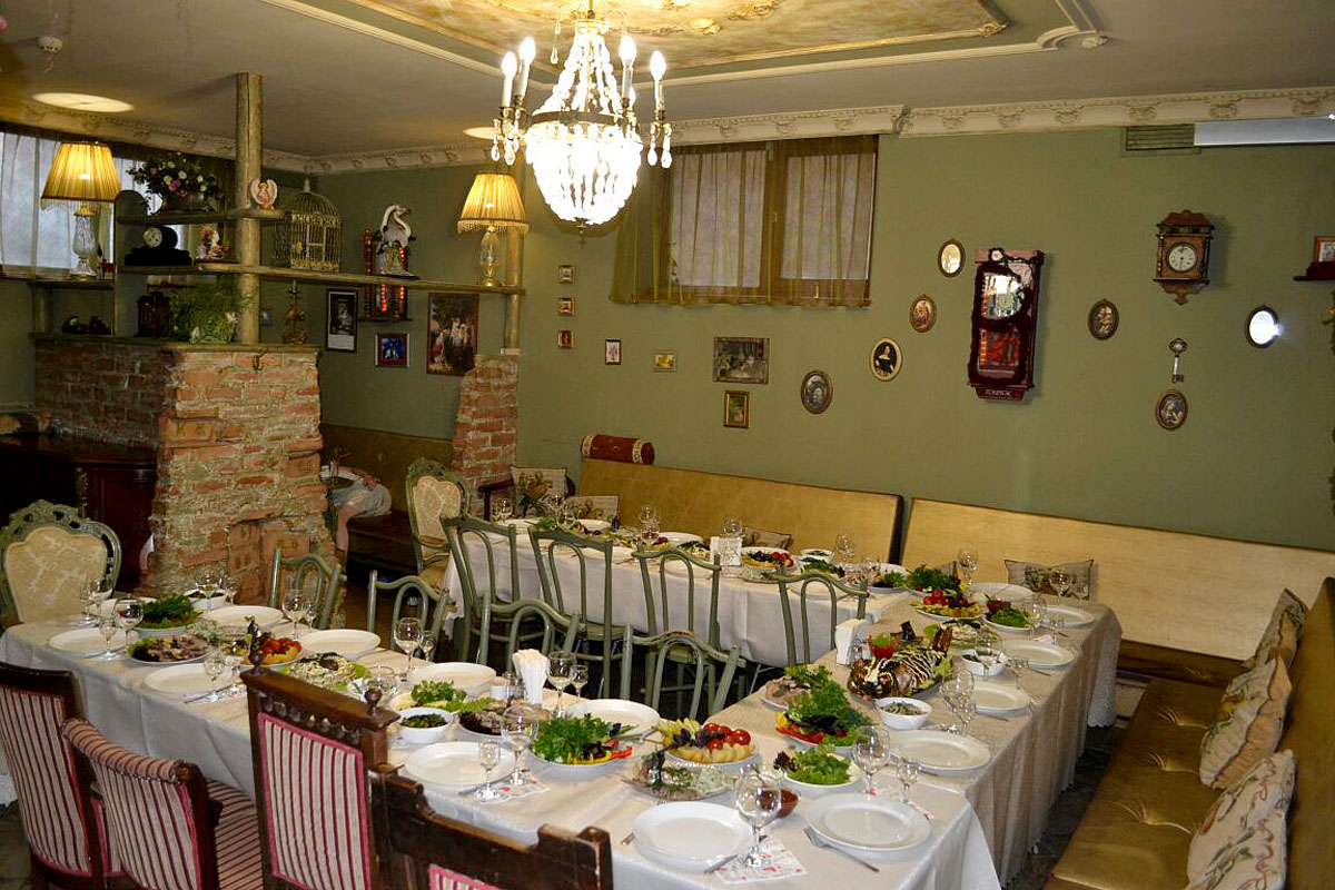 Основной зал — Кафе Еда