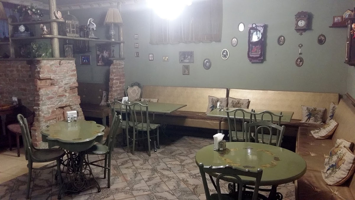 Основной зал — Кафе Еда