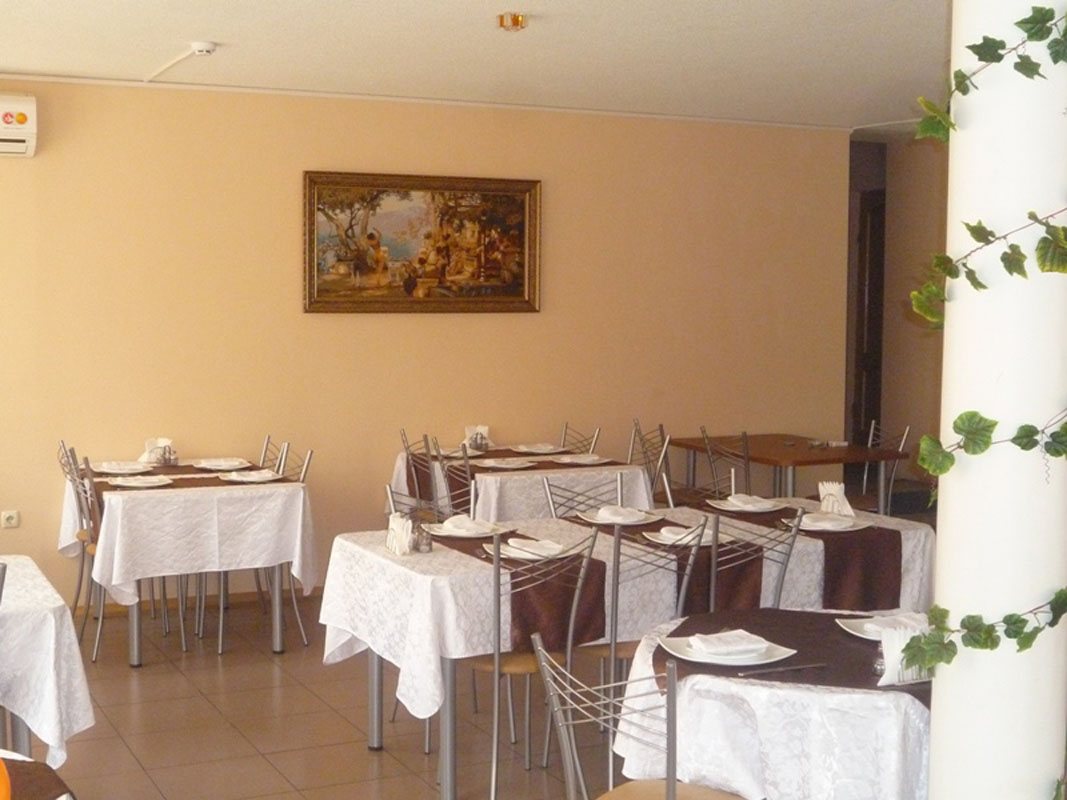 Зал на 80 человек — Мир