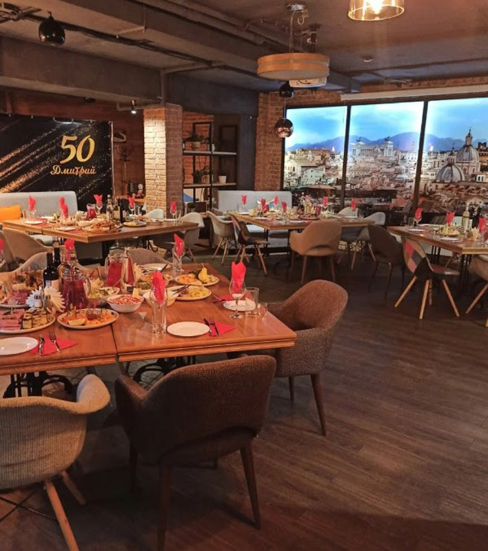 Основной зал — Римская кофейня