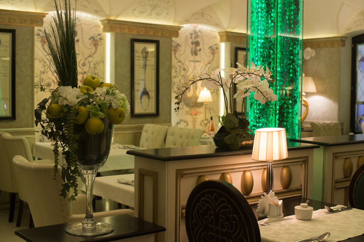 Основной зал — Времена Года