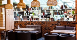 Основной зал — интерьер зала