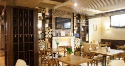 Основной зал — интерьер зала