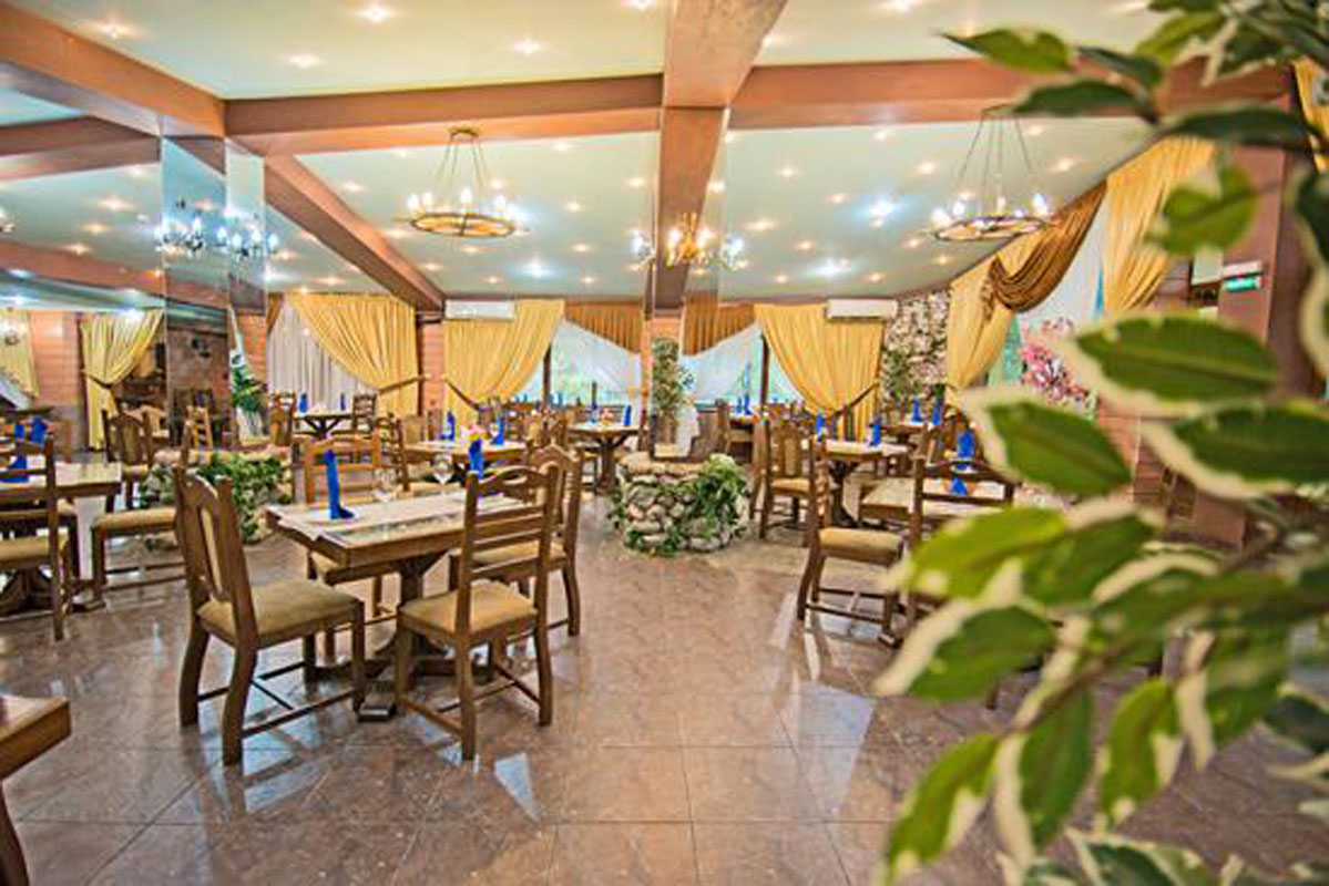 Зал на 100 человек