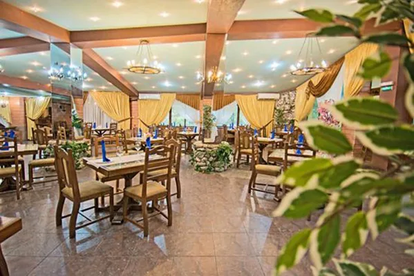 Зал на 100 человек