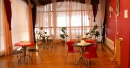 Основной зал — интерьер зала