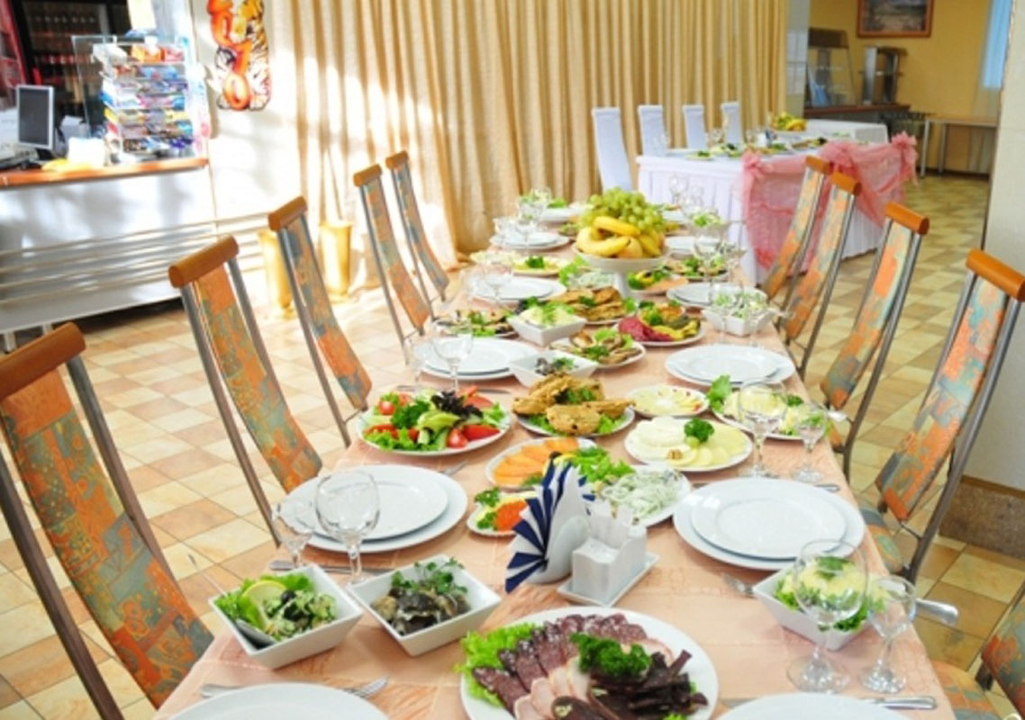 Основной зал — Кафе Гурман