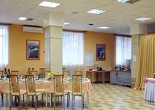 Основной зал — Кафе Гурман
