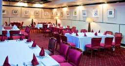 Каминный зал