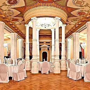 Зал — Grand Hall