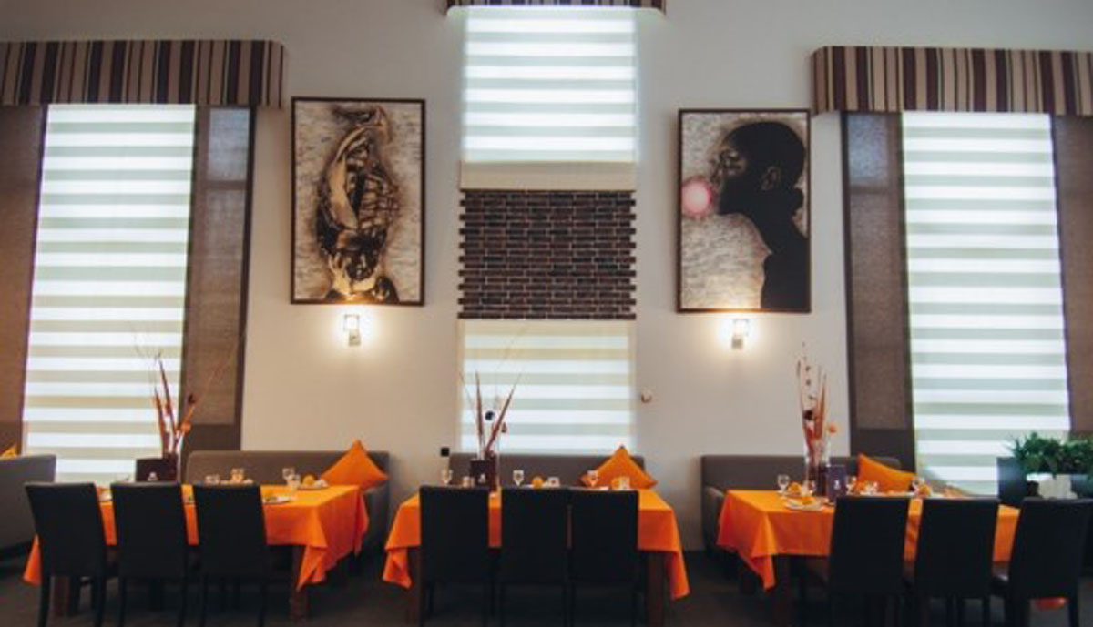 Зал на 50 человек — Мораль