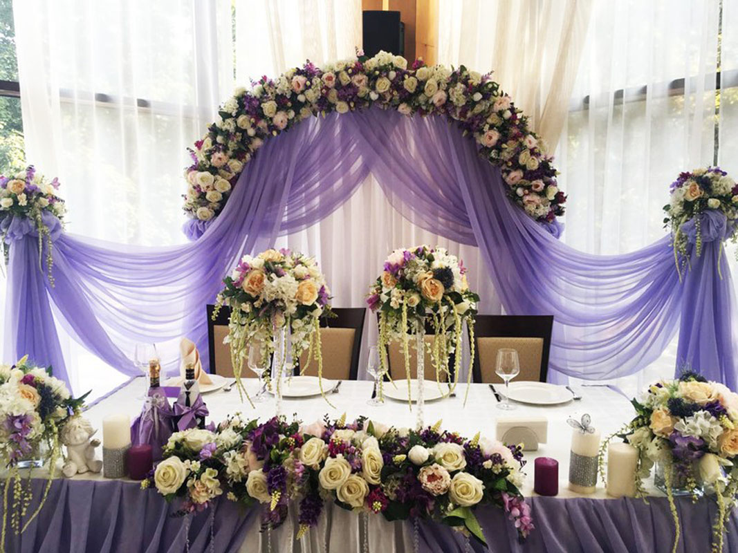 Малый зал —  Д.А.Р.