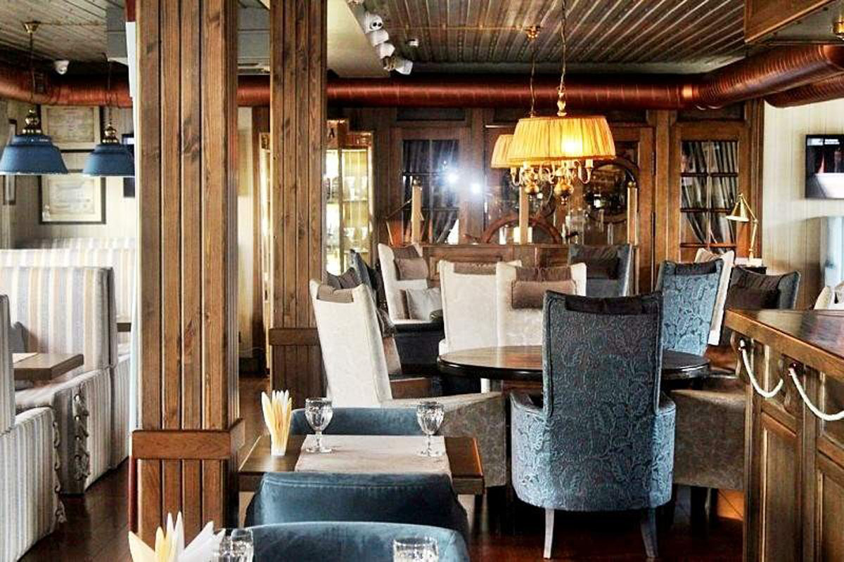 Основной зал — Паратов